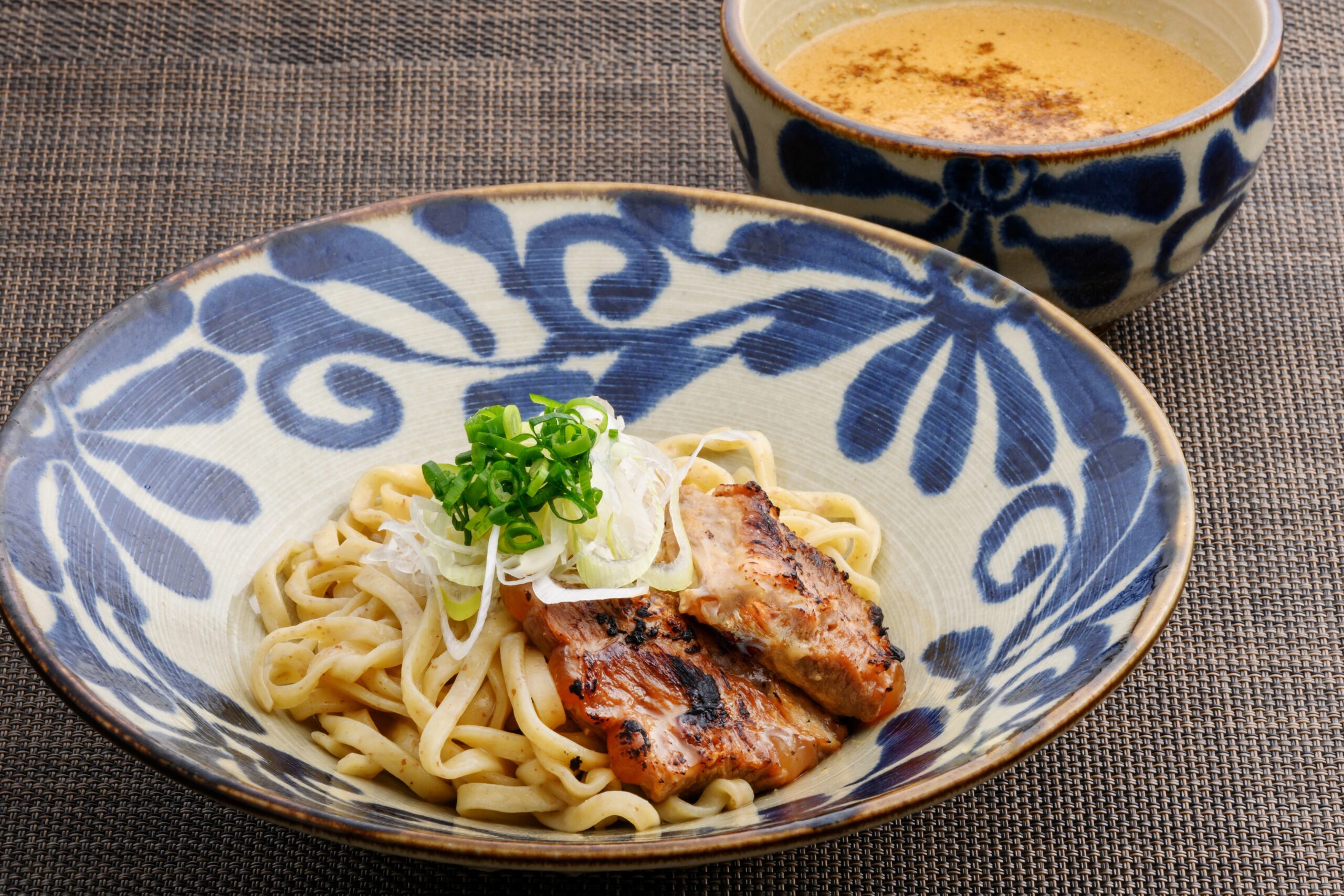 つけ麺が登場・新「沖縄そば」のご紹介